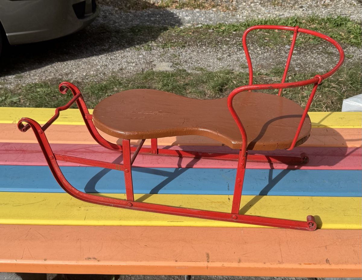 Slitta: Kinderschlitten rot mit Holzsitz  – Usato da Schlieren venduto da Freundlich02