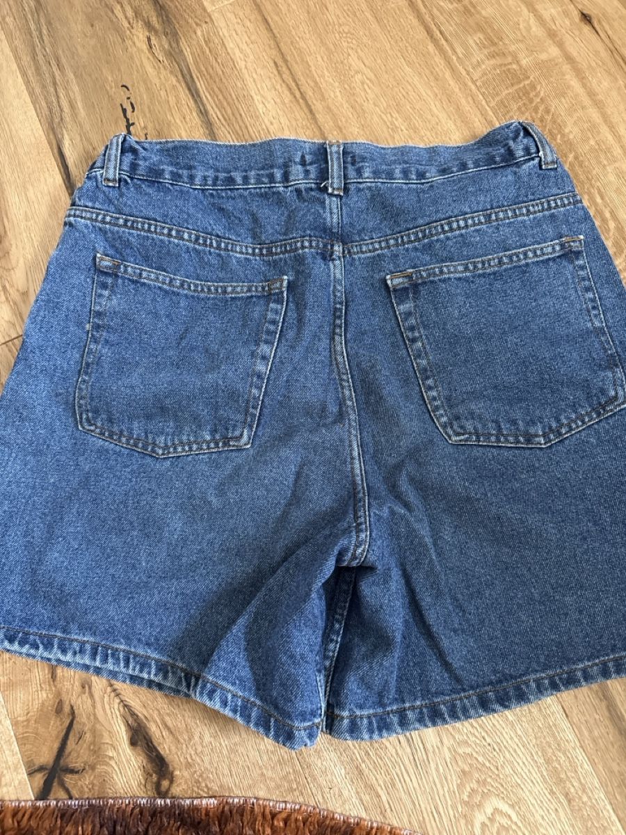 Jeans: Jeansshorts No Jeans Grösse 40 – Usato da Hüttwilen venduto da sar_8gj7 2
