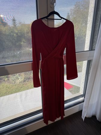 Damen Kleid lang rot mit Bindegürtel guter Zustand