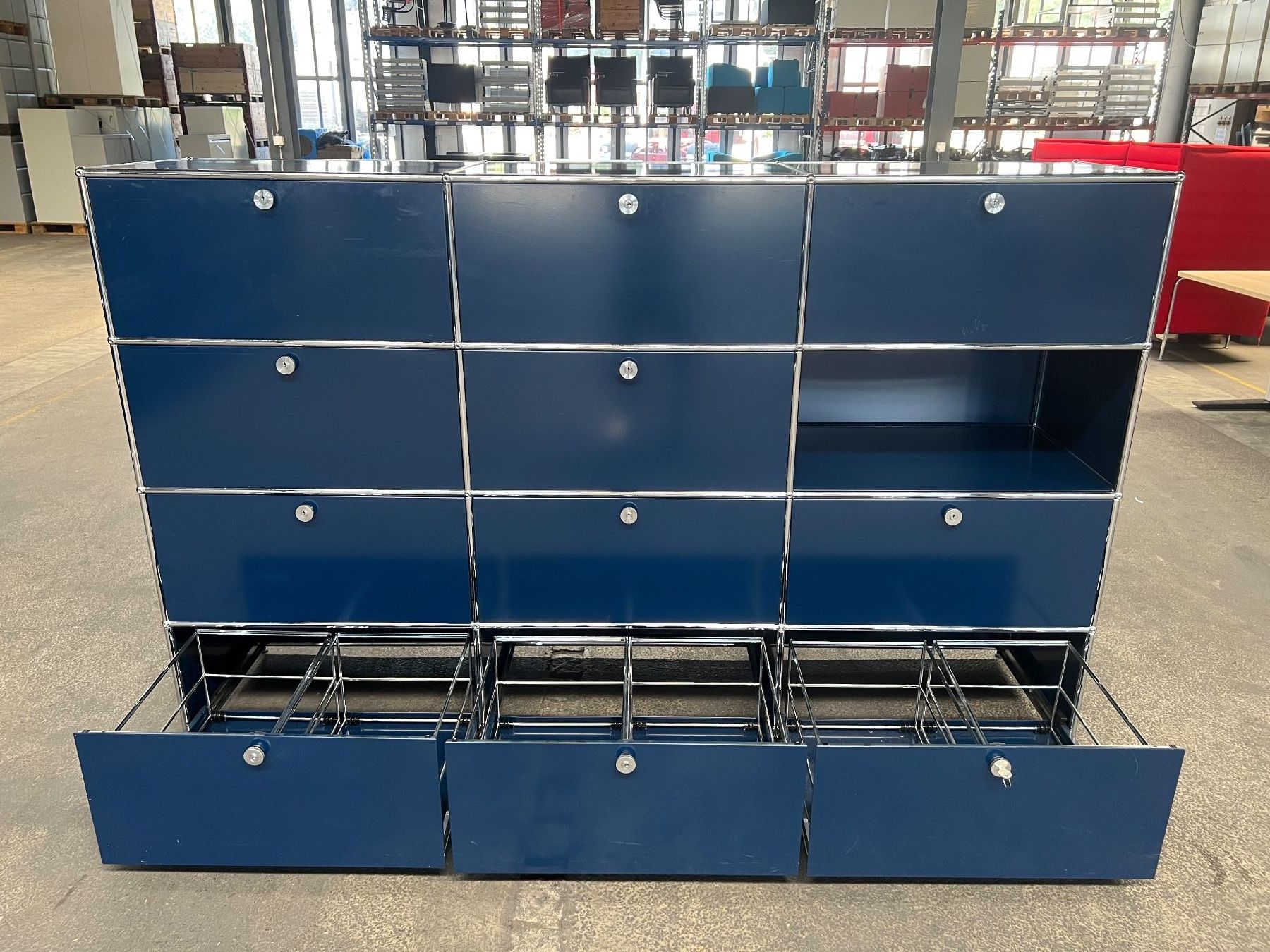 USM Scaffali: USM Haller Highboard 3x4 in blau – Usato da Wangen an der Aare venduto da TBYN 5