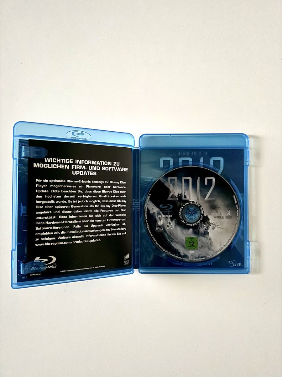 Tous les DVDs: Blu-ray Dragon Wars, Godzilla, 2012,  Independence Day:  – D'occasion à Couvet par Aura_aura 2