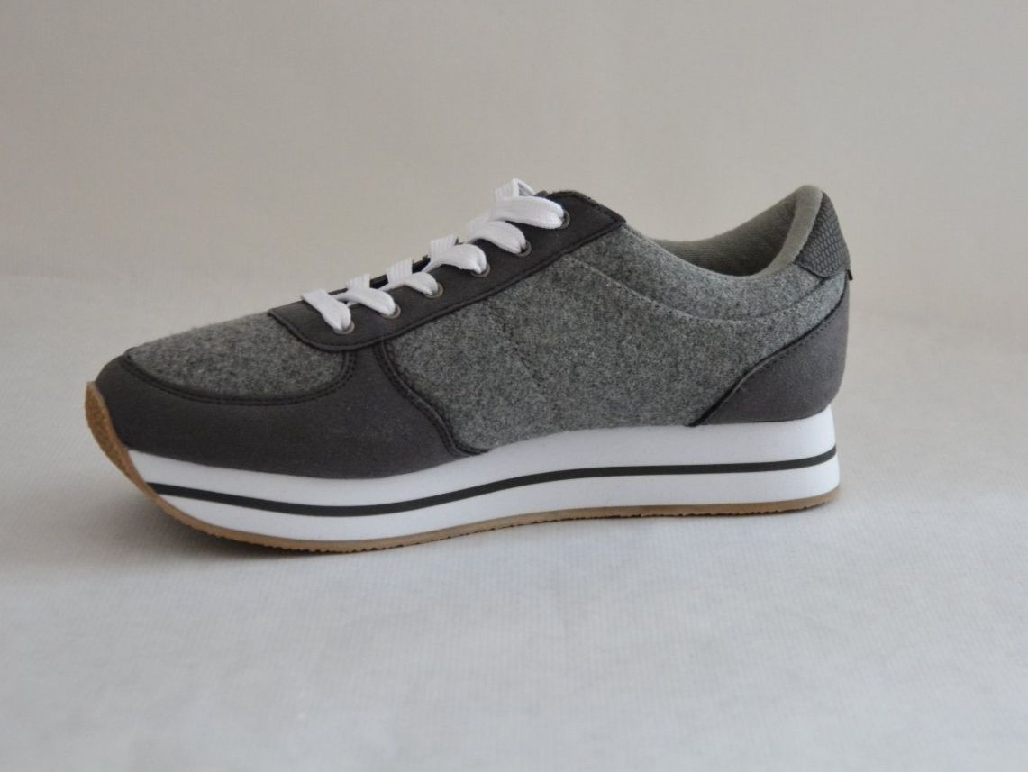 Scarpe da donna: Sneaker Plateau-Sneaker Pull&Bear Grau Gr. 38 neu! – Nuovo (secondo la descrizione) da Bern venduto da SecondWave 2