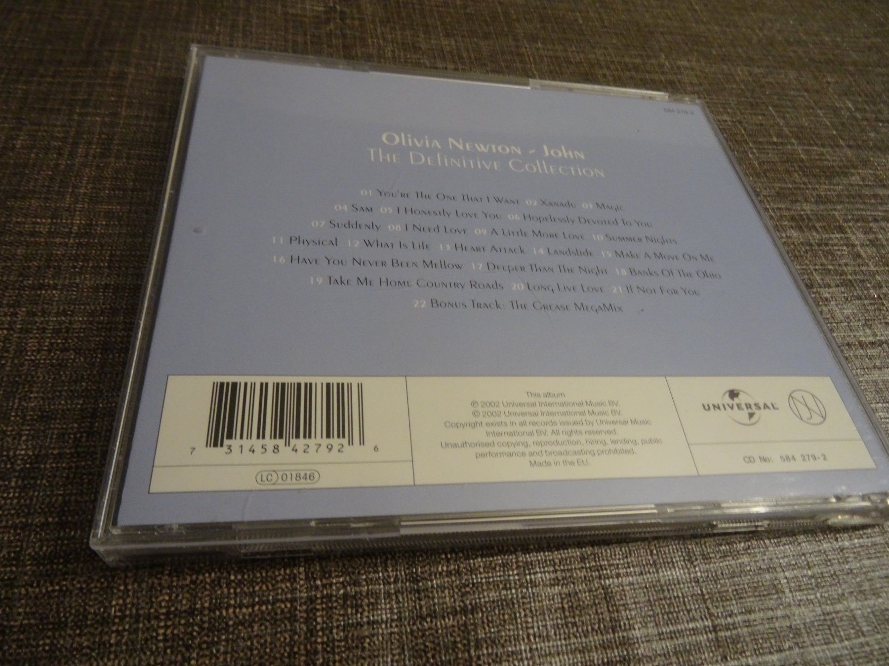 CD: Olivia Newton - John CD - The Definitive Collection – Usato da Olten venduto da Disc-Ausverkauf 1