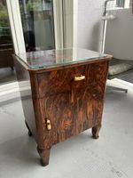 Schöne antike Holz-Kommode