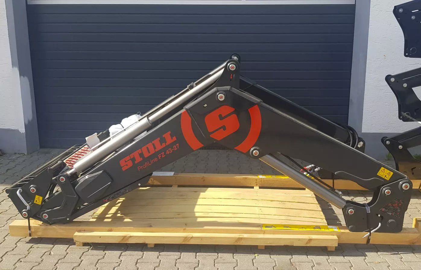 Stoll Alle Maschinen: Frontlader Stoll Profiline FZ 43-27 – Neu (gemäss Beschreibung) aus Menzingen von Staub-Landtechnik