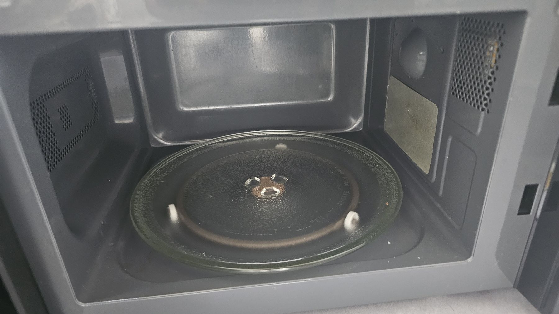 Elettrodomestici da cucina: Mikrowelle Domo D02520 – Usato da Zürich venduto da f1sh3r 1