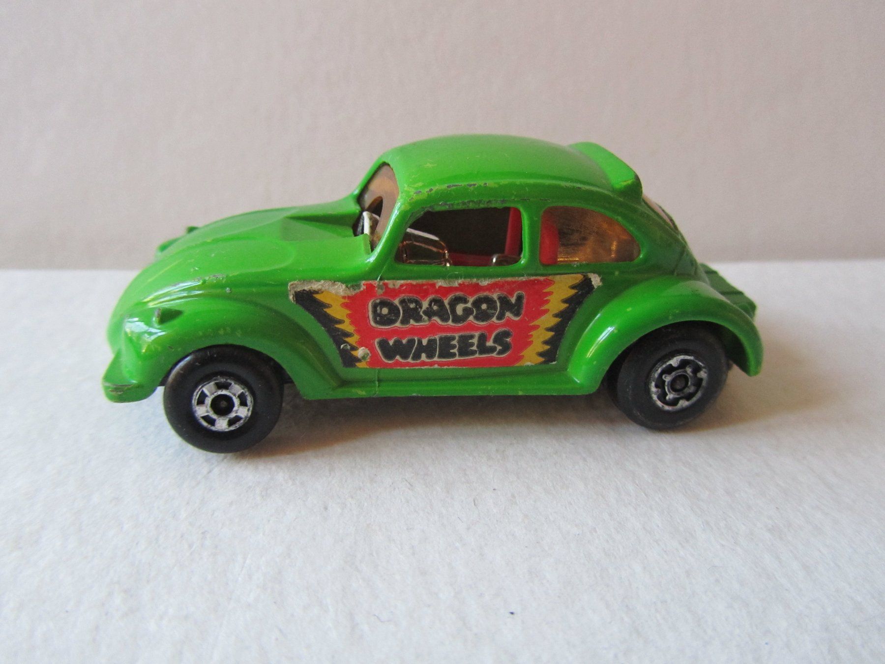 Matchbox Modellini d'auto: Dragon Wheels VW Käfer, Matchbox Superfast, Nr. 43 B – Usato da Weiningen ZH venduto da dietsch57