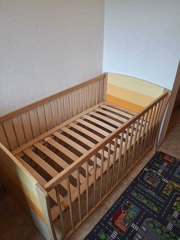 Fasciatoi & Accessori: Greuther Kinderzimmer kompl., Bett, Schrank, Wickelkommode – Usato da Rothenhausen venduto da sabias5 3