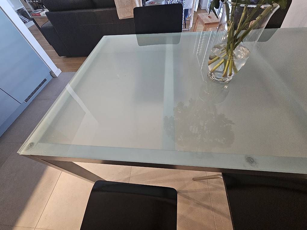Tischset: Table et 4 chaises à donner – Gebraucht aus Bussigny von ana_v9l2 3