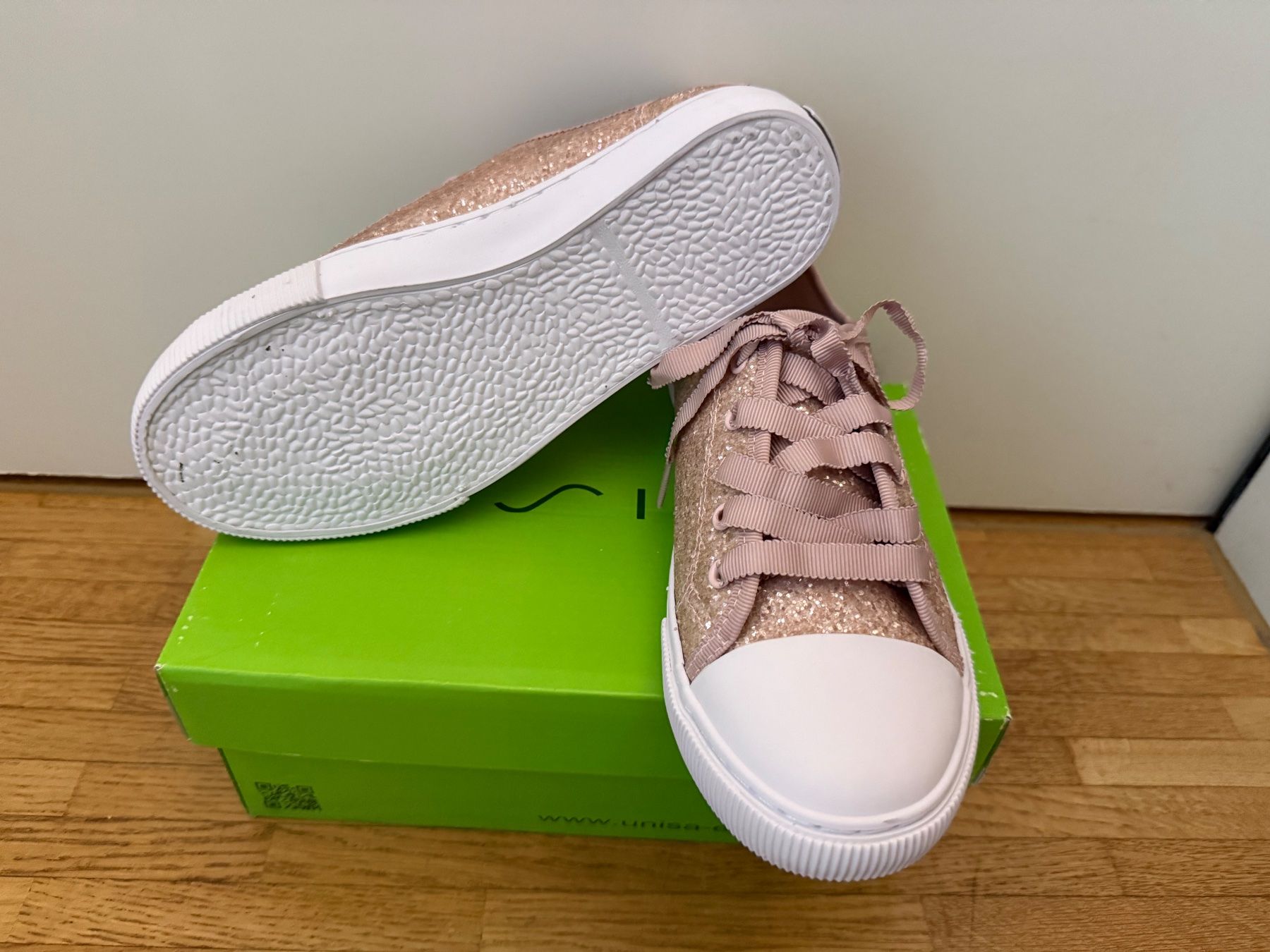 Unisa Scarpe per ragazze: Schuhe Unisa Gr.34 Neu – Nuovo e nell'imballaggio originale da Zürich venduto da makmakmak 2