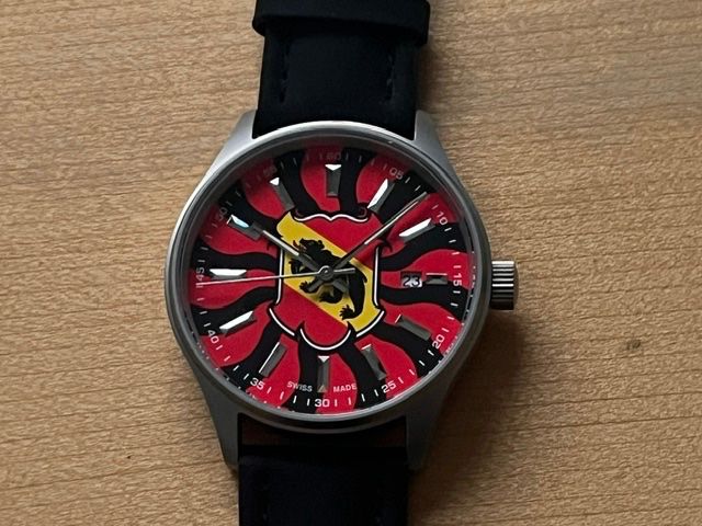 Swiss Uhren: Armbanduhr mit Berner Wappen – Neu und originalverpackt aus Wilen (Sarnen) von Habisu
