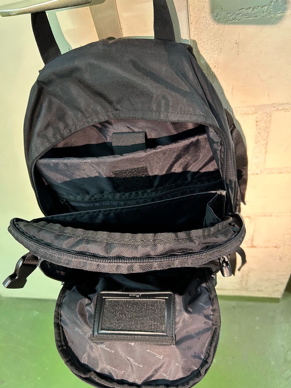 Targus Zaini: Notebook Rucksack Targus schwarz – Nuovo (secondo la descrizione) da Berikon venduto da scheupe45 1