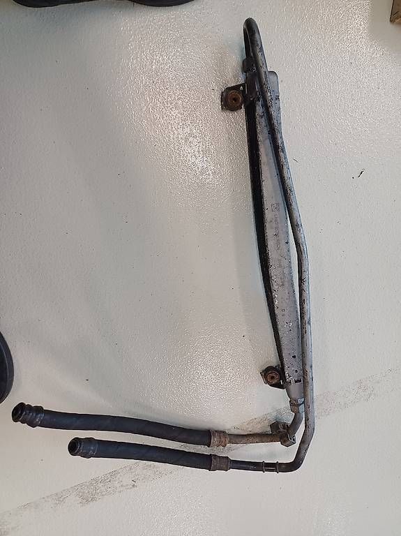Toutes les pièces auto: Radiateur huile bmw e30 – D'occasion à Morges par enz_9g2k 1