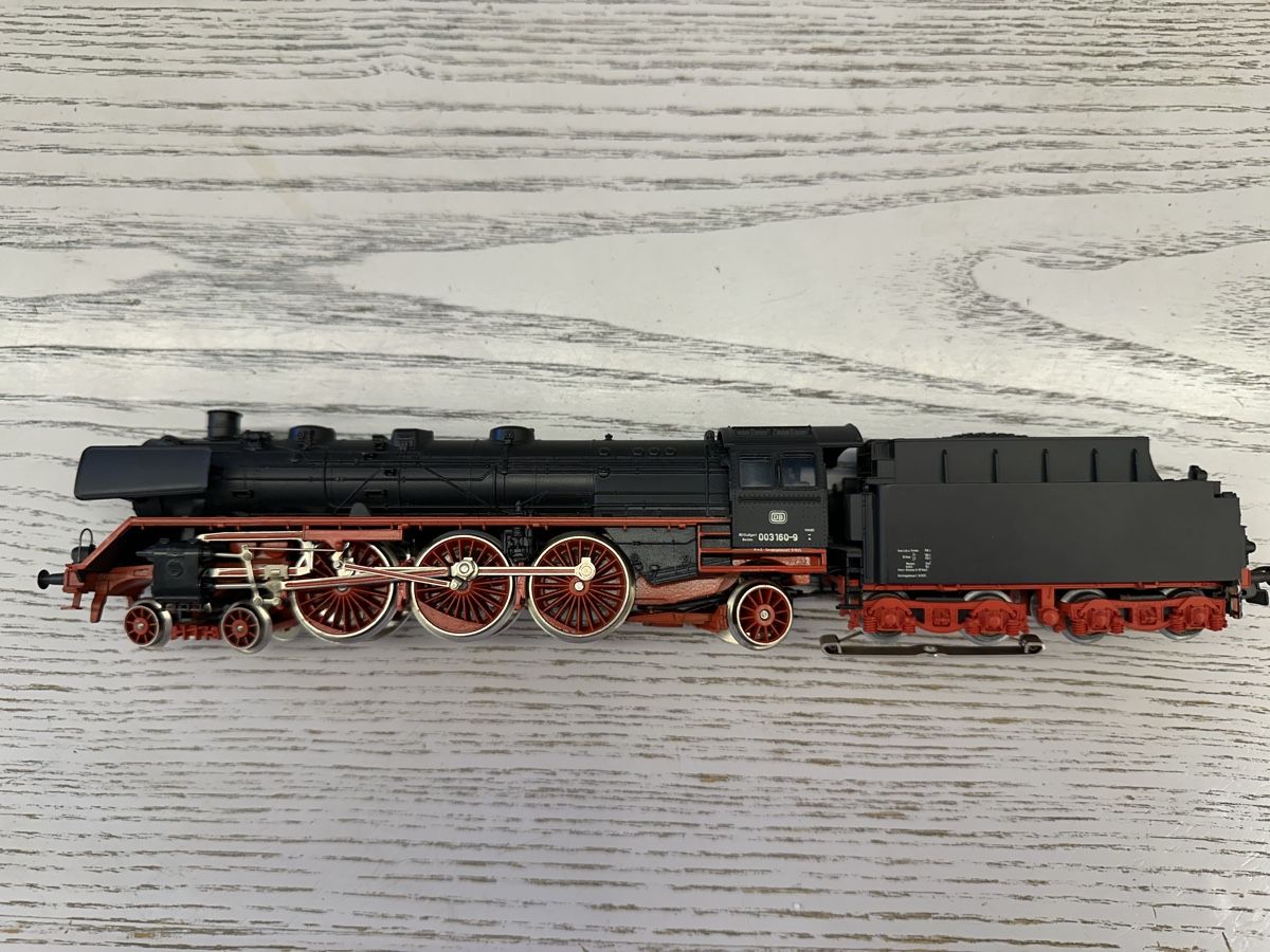 Märklin Trains électriques: Märklin 3085 DB BR 03 mit Dampfgenerator – D'occasion à Lupsingen par New-Haven 3