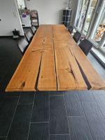 Unikat Massiver Holztisch aus einen Nussbaumstamm