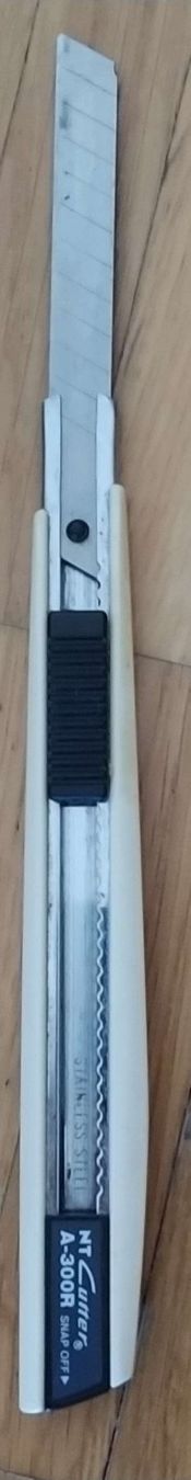 Tutti gli attrezzi: Cutter, NT Cutter A-300 R - 14.5.cm - – Nuovo (secondo la descrizione) da Zürich venduto da 1-2-3-Kaufen 1