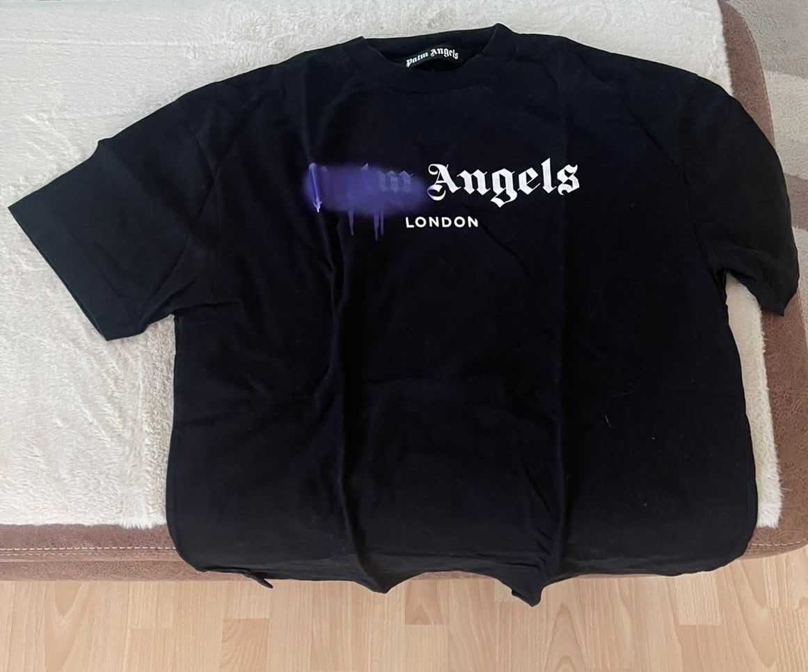 Palm Angels T-shirt: Palm Angels T-Shirt – Usato da Thayngen venduto da lagrb