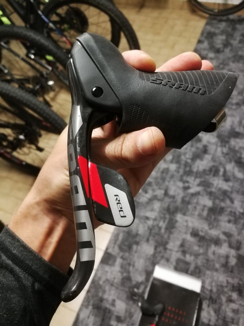 Sram Pezzi di ricambio: Sram red bremshalthebel 2x10 – Usato da Bosco Luganese venduto da pagnamen