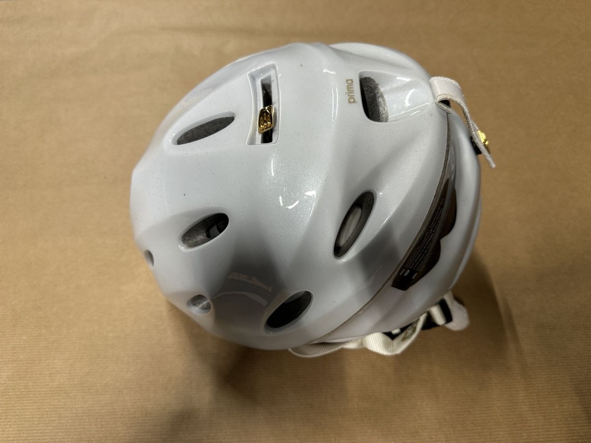 Giro Caschi: Giro Ski snowboard helm – Usato da Alpnach-Dorf venduto da Skai0