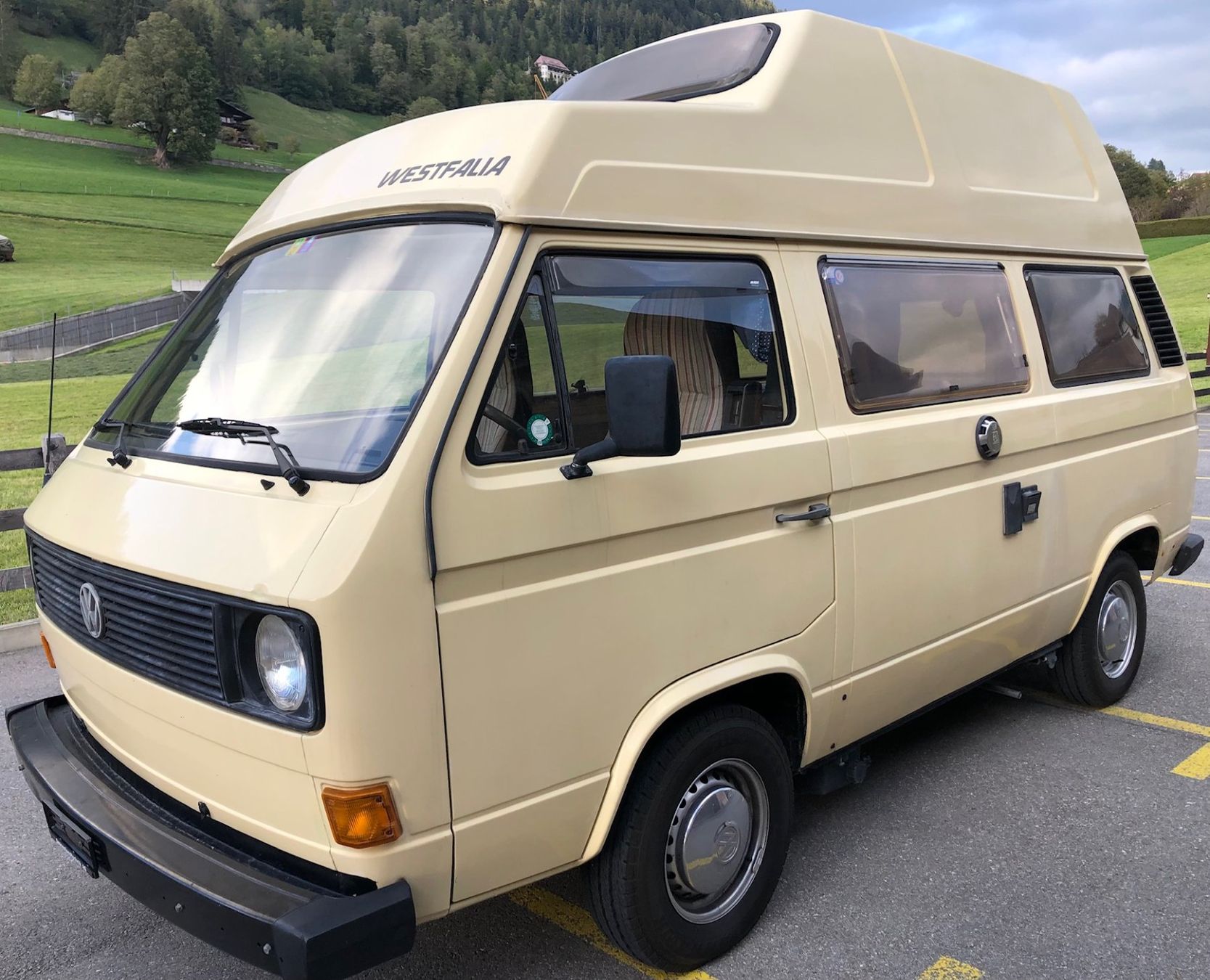 VW Veicoli da campeggio: VW T3 Bus Camper – Usato da Gstaad venduto da Johny3 2