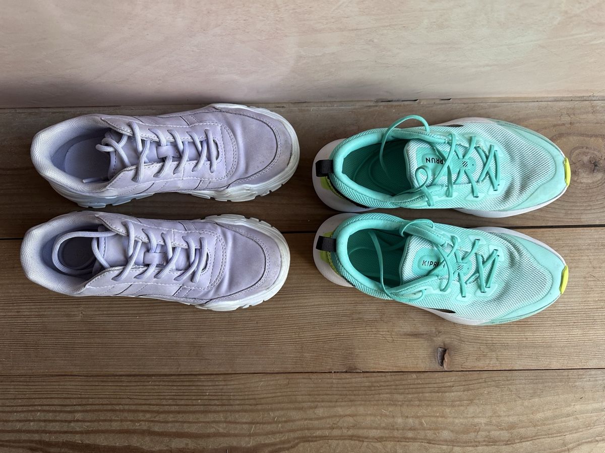 Scarpe per ragazze: 2 Paar Sneaker Gr. 35 – Usato da Malans GR venduto da aicul31 1