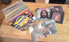 Platine vinyle Triton avec radio FM + lot d'environ 50 vinyl