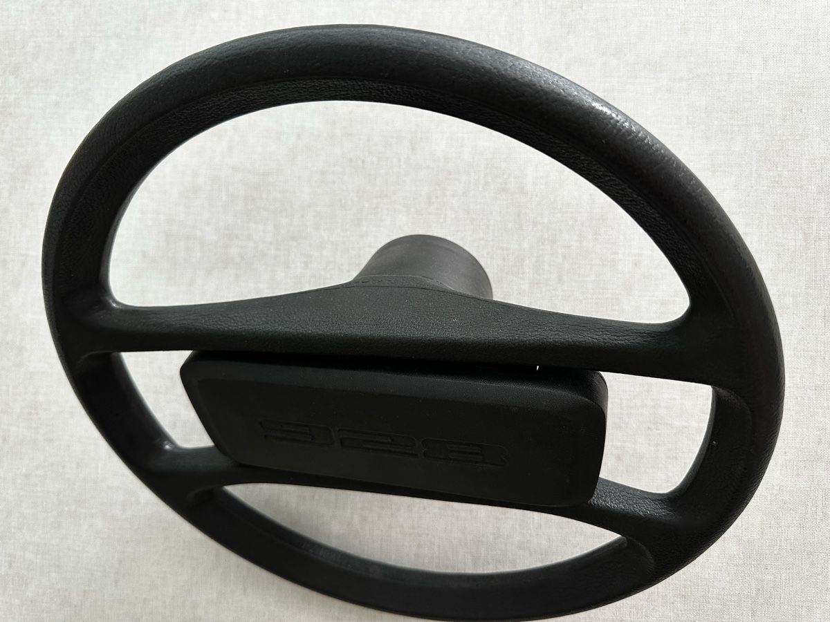 Porsche Toutes les pièces auto: Porsche 928 Original Lenkrad – D'occasion à Honau par mischuchichaeschtli 2