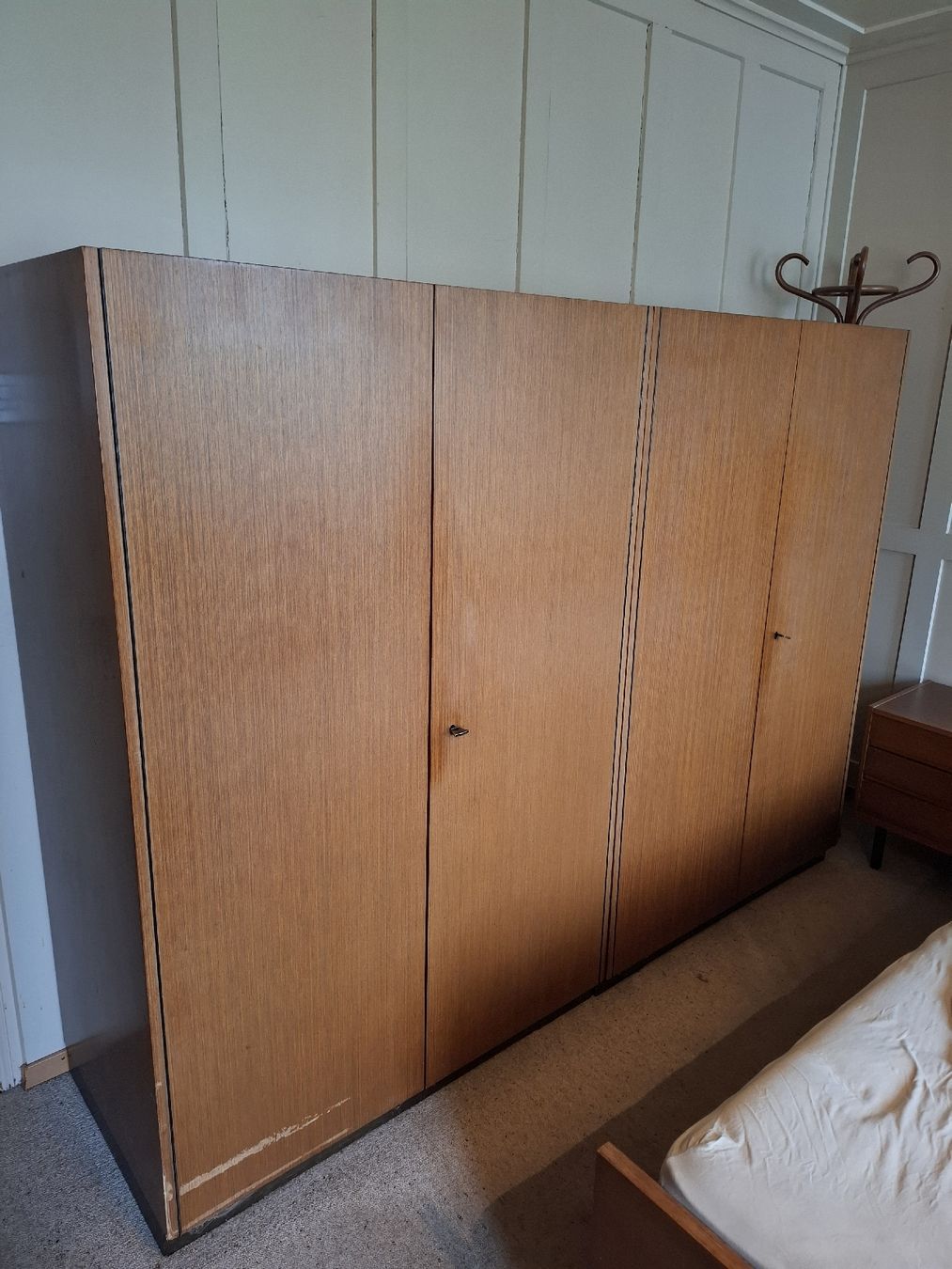 Schränke: Vintage Kleiderschrank – Gebraucht aus Wil SG von die-wohnung 7