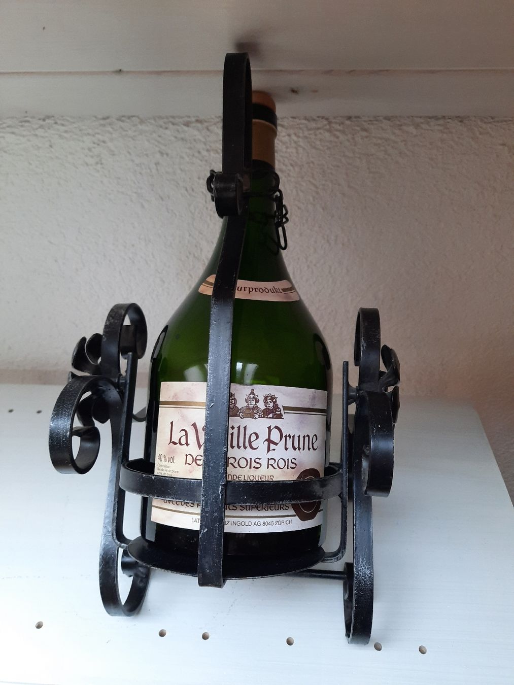 Portabottiglie: Vintage Schmiedeisengestell mit Schnapsflasche – Usato da Nottwil venduto da mar_jqm7 6