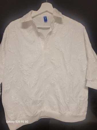 Shirt weiss Grösse M Marke SIKP weissmuster leicht getragen