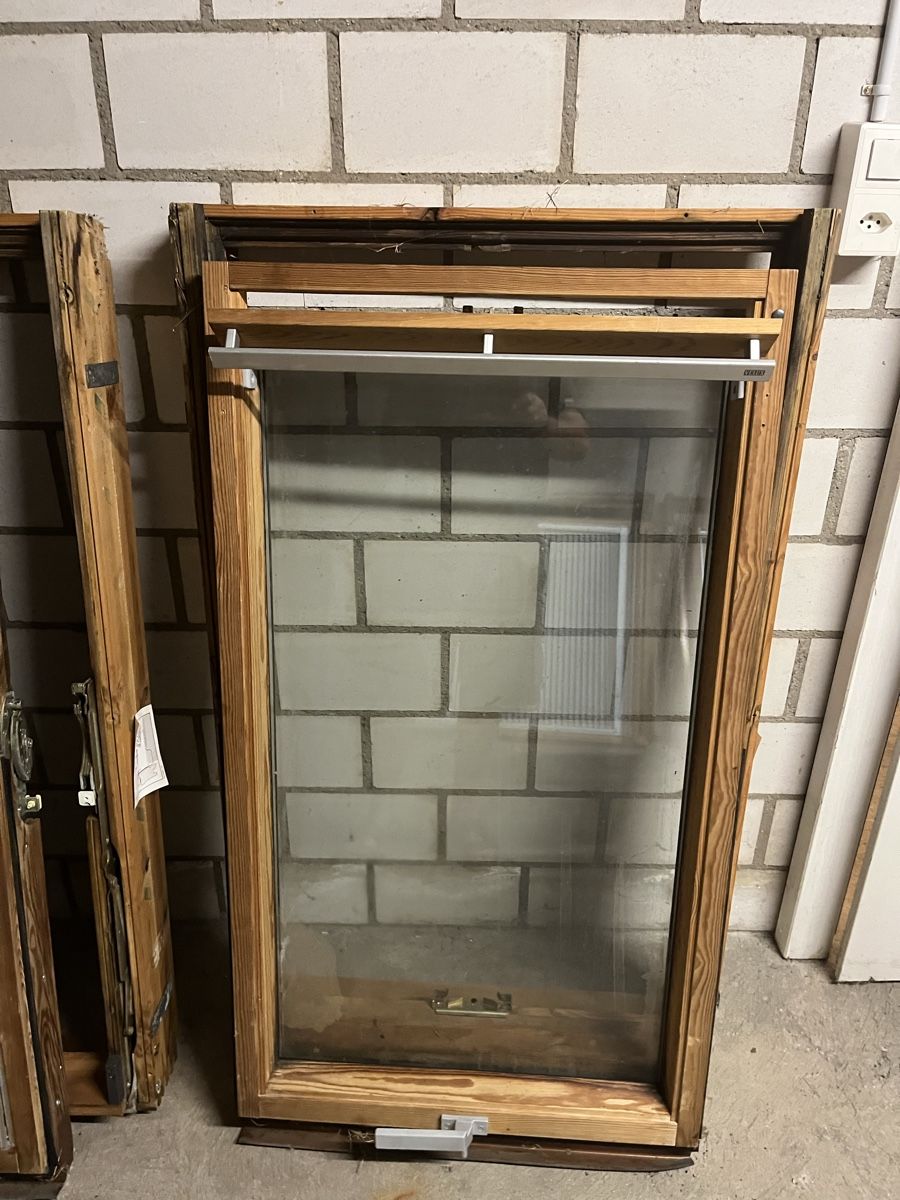 Fenster: Dachfenster Holz mit Rollo gebraucht – Gebraucht aus Zürich von j.mely 2