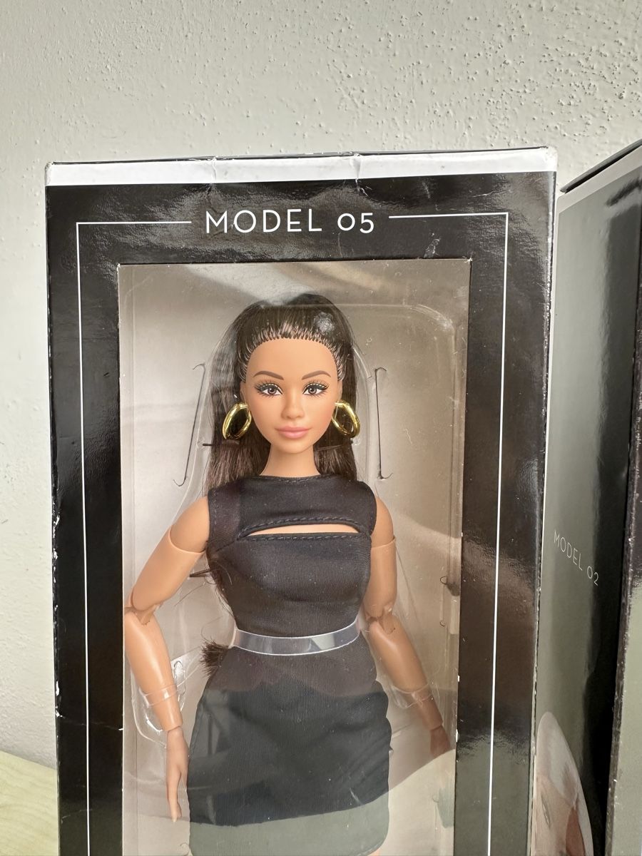 Bambole: 2 Barbie Basics – Nuovo e nell'imballaggio originale da Zürich venduto da Kat_5557 5