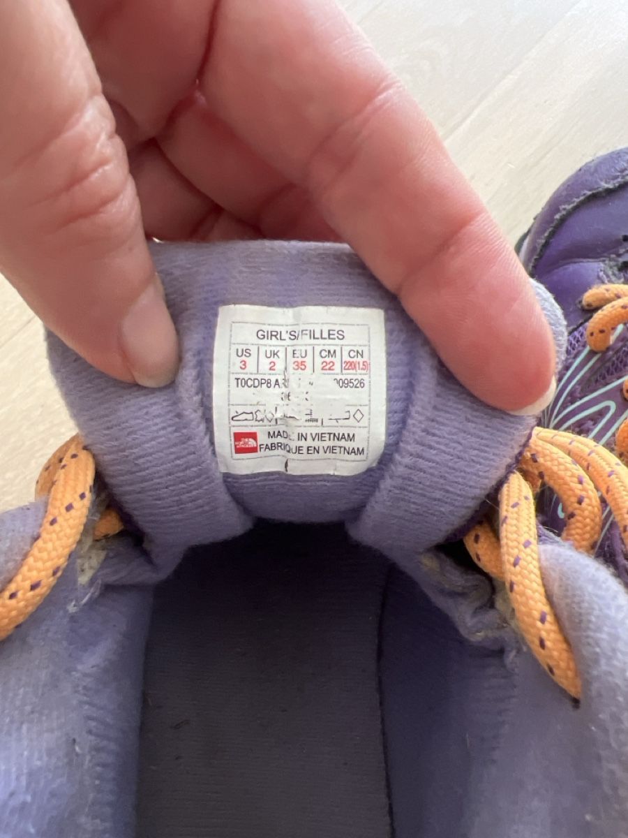 North Face Scarpe per ragazzi: Wanderschuhe von North Face Grösse 35 – Usato da Allschwil venduto da Fabienne0124 4