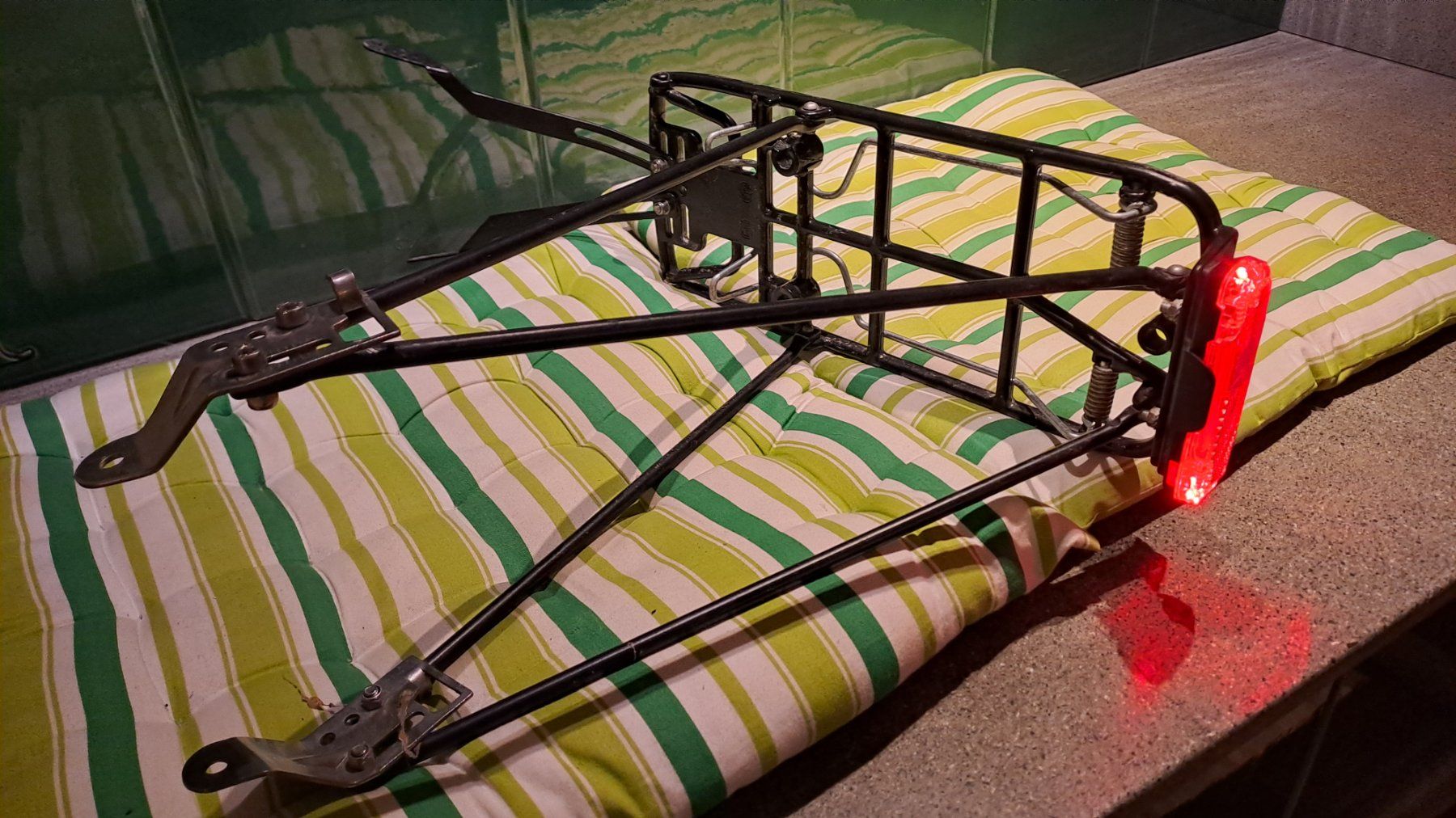 Pezzi di ricambio: Fahrrad Gepäckträger – Usato da Bertschikon Gossau venduto da Zueues 2