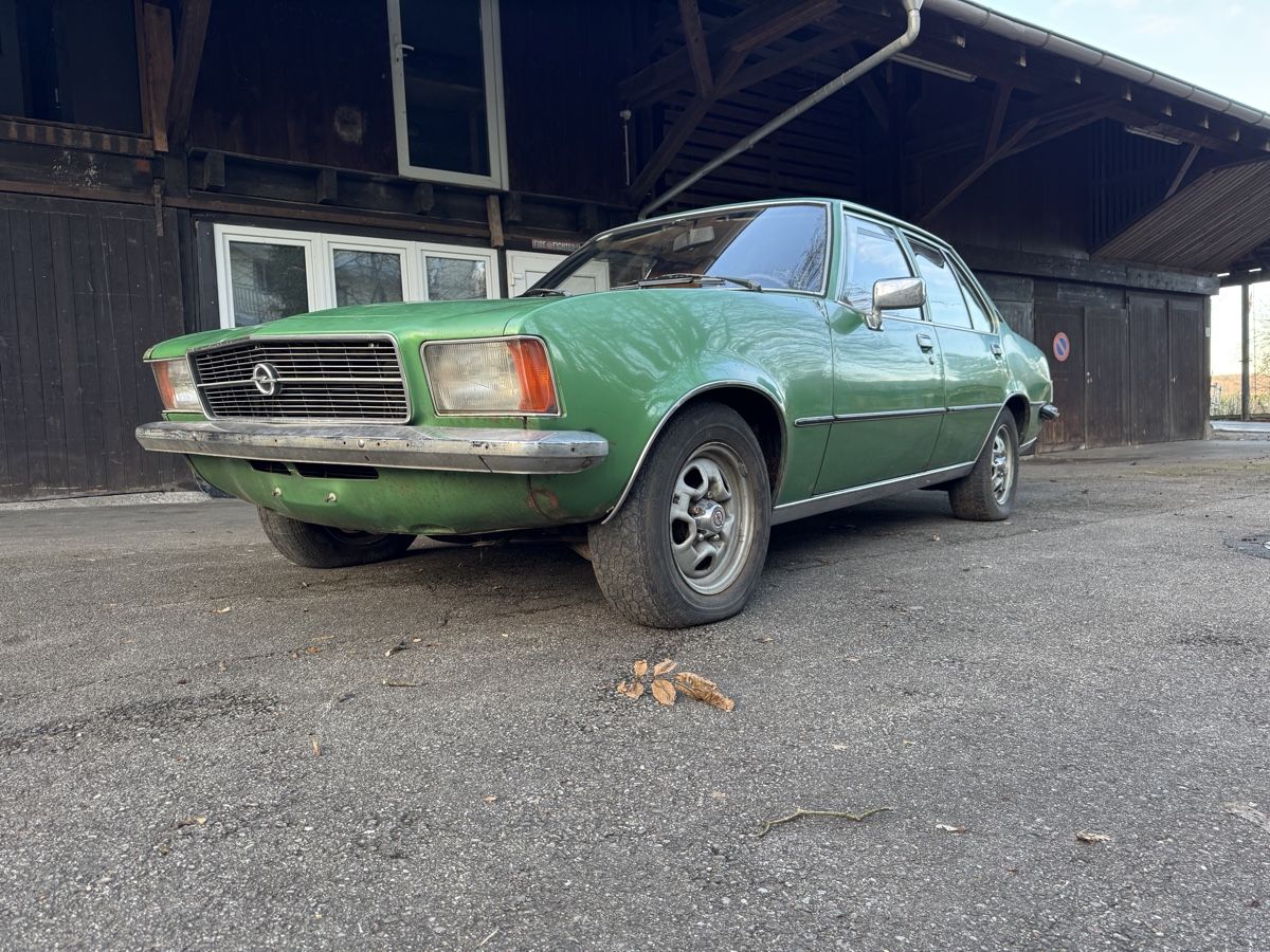 Opel Autos: Opel Commodore B – Defekt aus Bättwil von