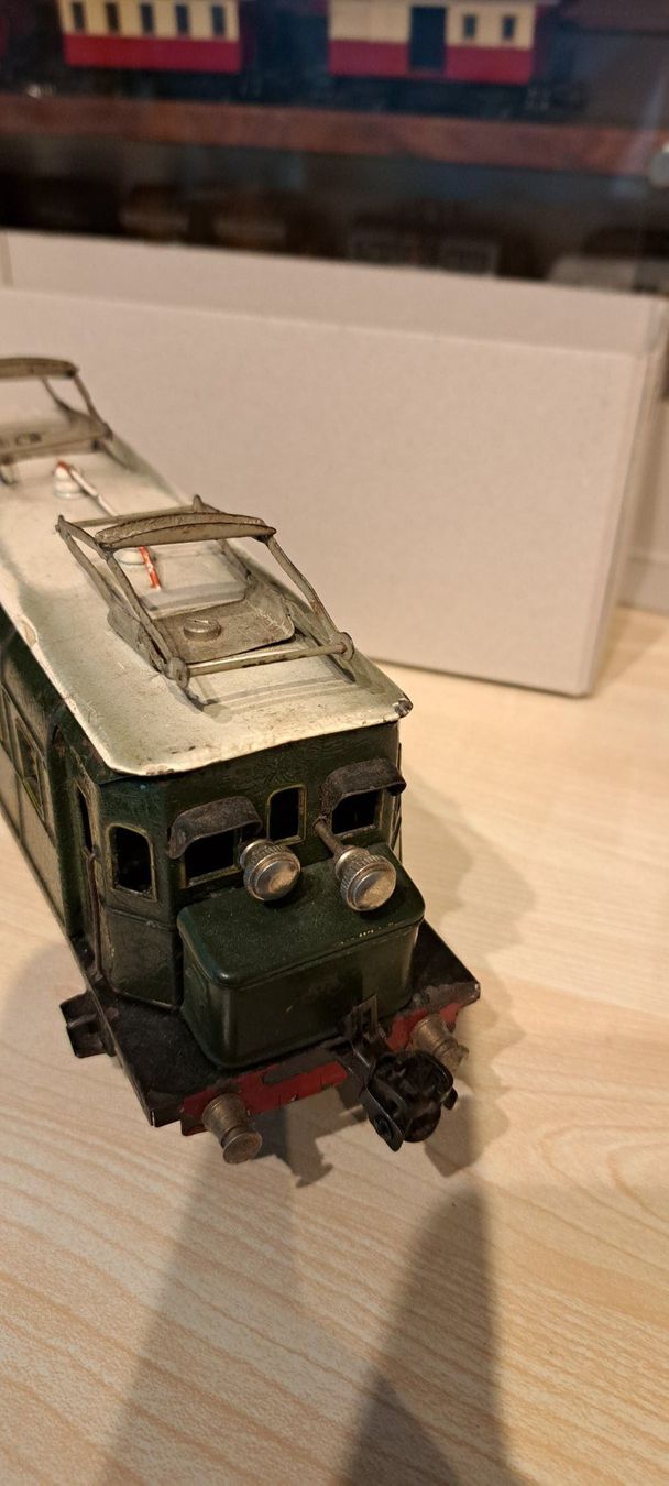 Märklin Modellini di ferrovie: Märklin Elektrolok Spur 0 – Usato da Urdorf venduto da Canyamel1 3