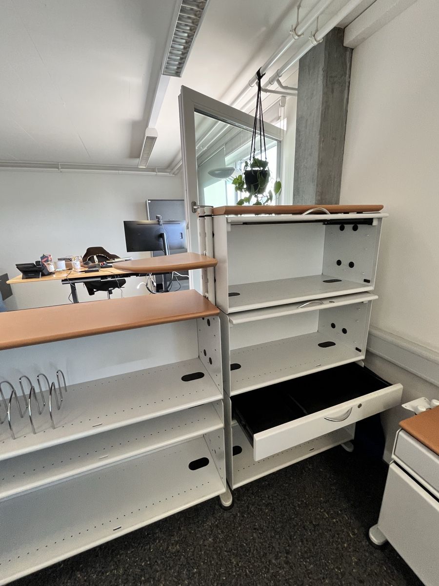 Regale: Büroregal weiss mit Ablageflächen – Gebraucht aus Bassersdorf von van.03 1