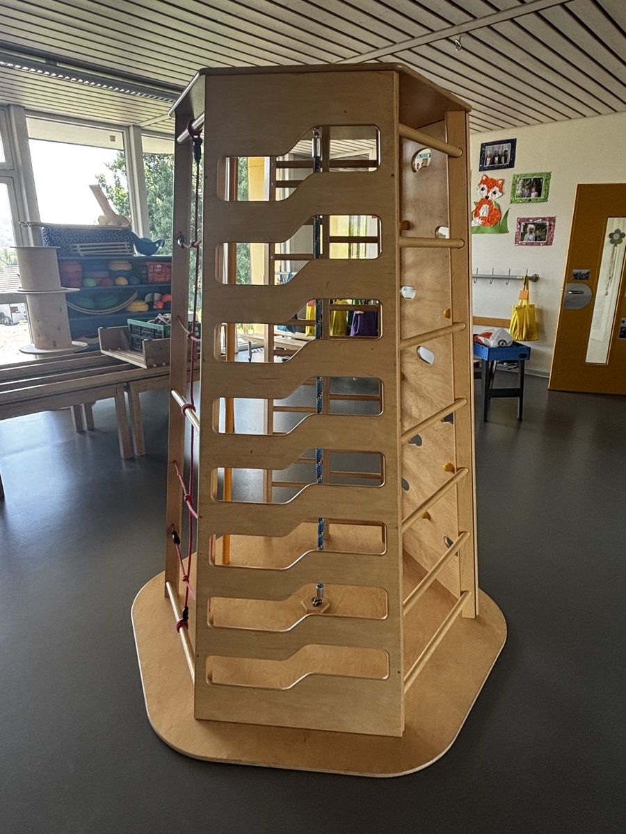 Kletterwände & Klettergriffe: Kletterturm  – Gebraucht aus Schönenberg ZH von Sternenkind05