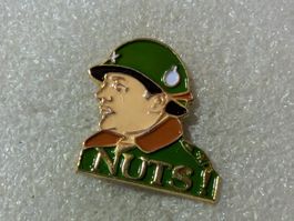 Ansteckpin 191: Nuts