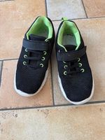 Turnschuhe Gr. 33, schwarz-neongrün
