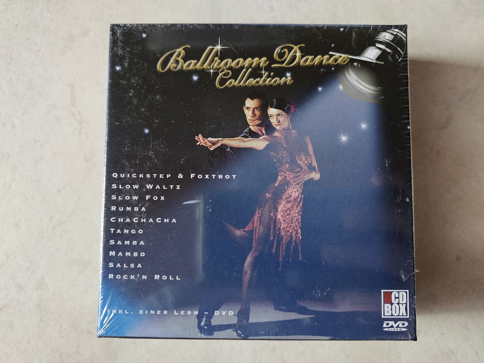 CD: Ballroom Dance Collection / 10 CD + DVD Box Fabrikneu – Nuovo e nell'imballaggio originale da Schneisingen venduto da backstore24