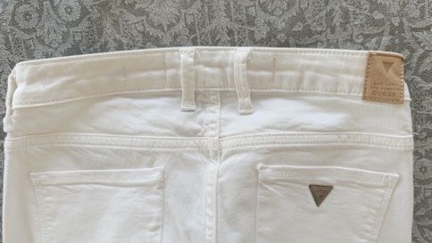 Jeans: GUESS Jeans, Gr. 25, Neu – Nuovo (secondo la descrizione) da Hergiswil NW venduto da pol_9dl8 6