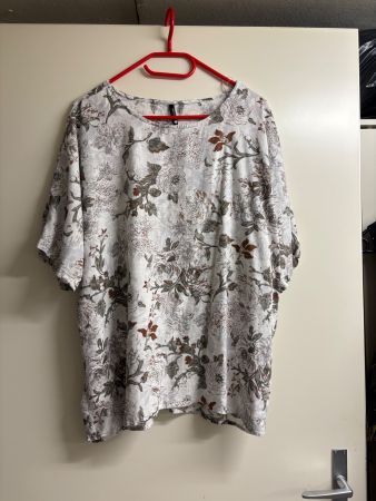 Damen Bluse  Chicoree Grösse XL geblümt guter Zustand