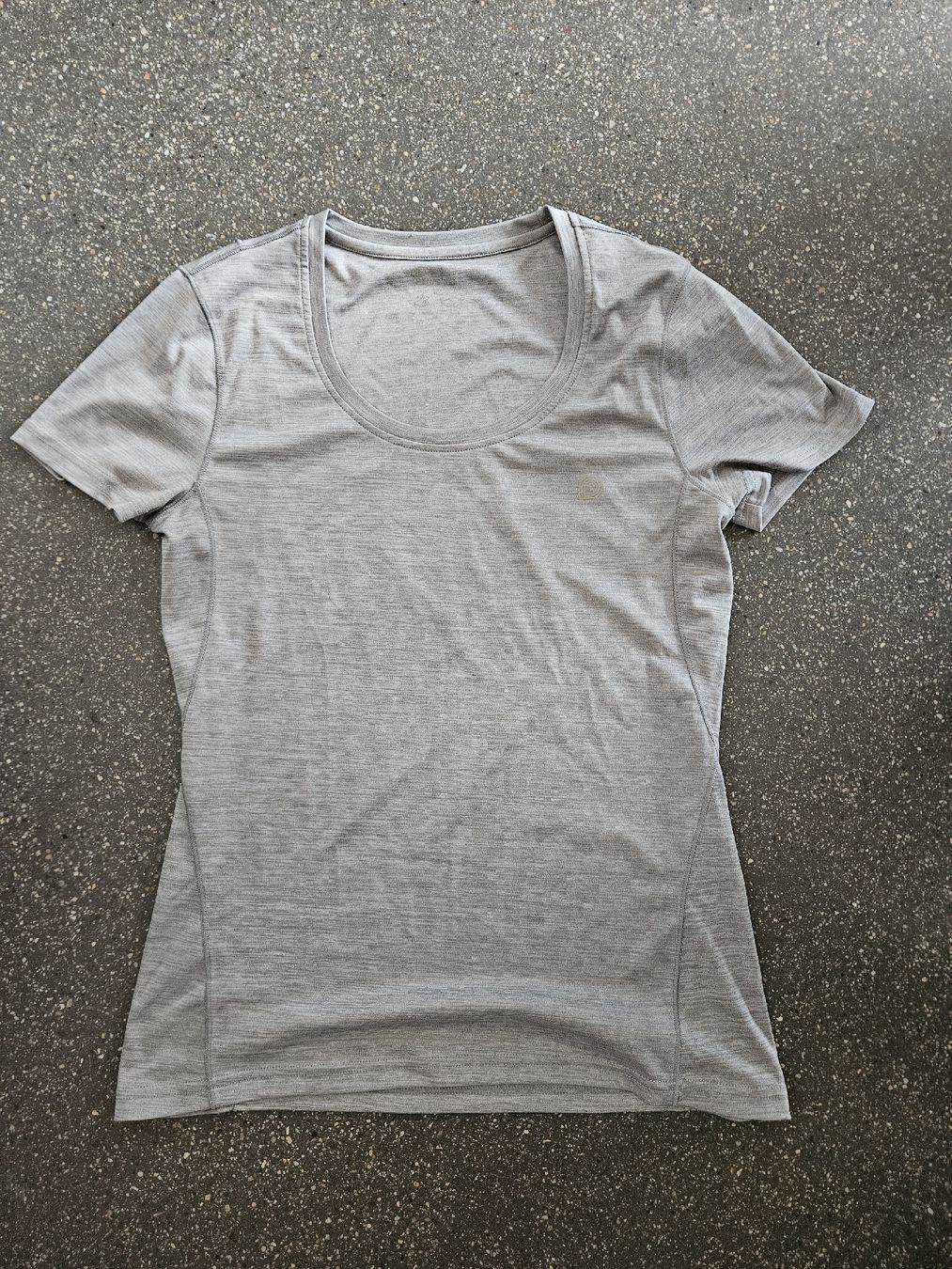 T-Shirts: Damen Funktionsshirt grau Grösse M 100% Polyester – Neu (gemäss Beschreibung) aus Anwil von tamoos 3
