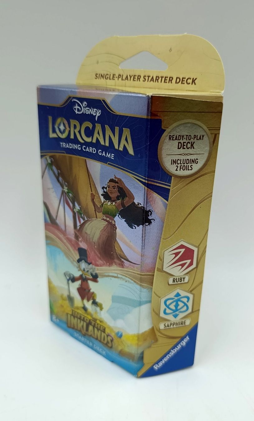 Disney Carte collezionabili: Lorcana Into the Lands Starter Deck, neu, englisch – Nuovo e nell'imballaggio originale da Wil SG venduto da Donaldus 1