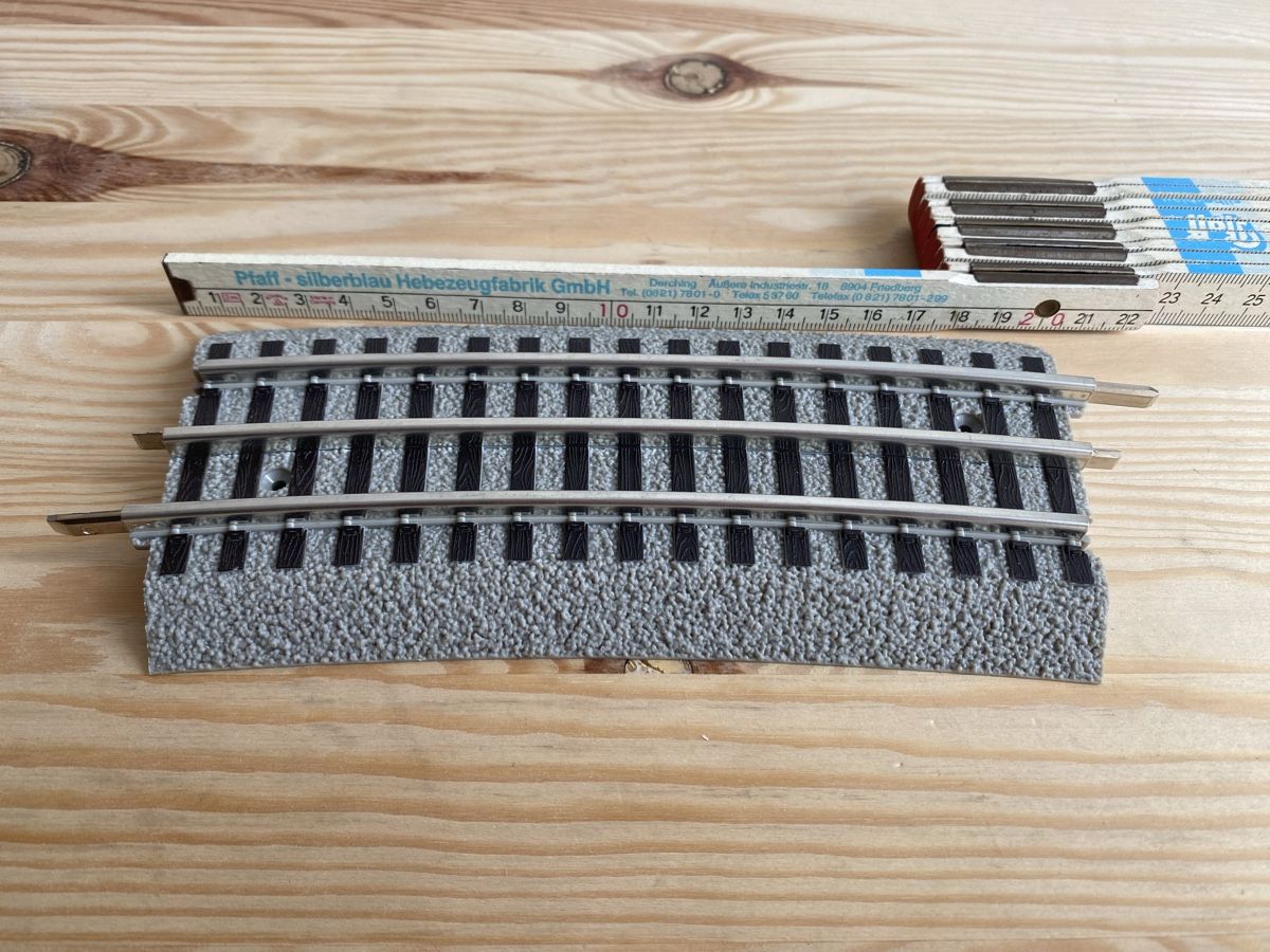 Lionel Modellini di ferrovie: Lionel Fastrack O-72 Half Curve – Nuovo e nell'imballaggio originale da Luzern venduto da fairflip 1
