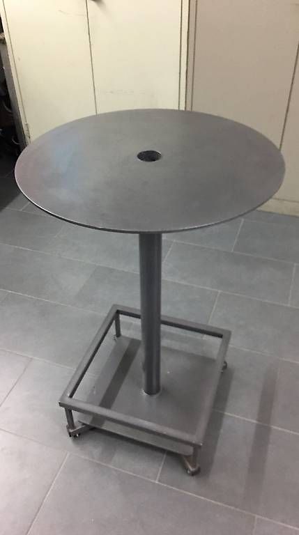 Tables: Stehtisch Metall Robust  – D'occasion à Wallenbuch par Paedi1975 2