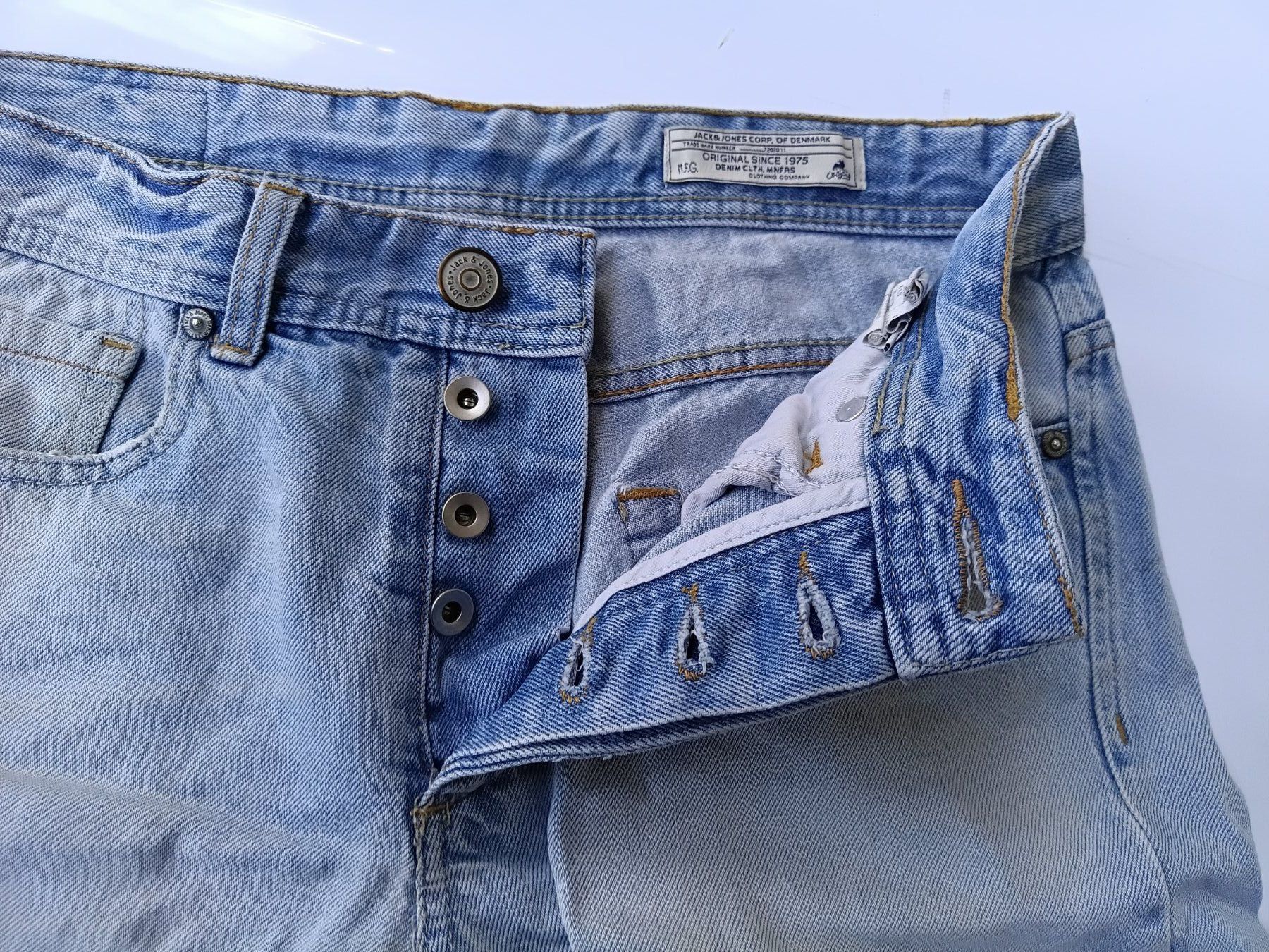 Jeans: Jack&Jones Jeans Shorts – Usato da Wängi venduto da Ladys_First 2