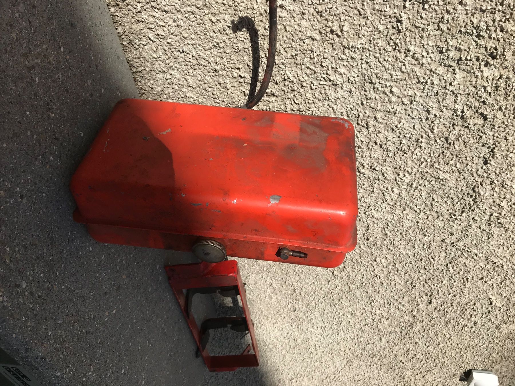 Autres accessoires p. véhicule: Benzintank für Aebi Schneefräse -  TP 1000 – D'occasion à Elm par 2084SRB