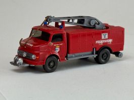 SG-  Wiking Mercedes 1413 Kranwagen Feuerwehr